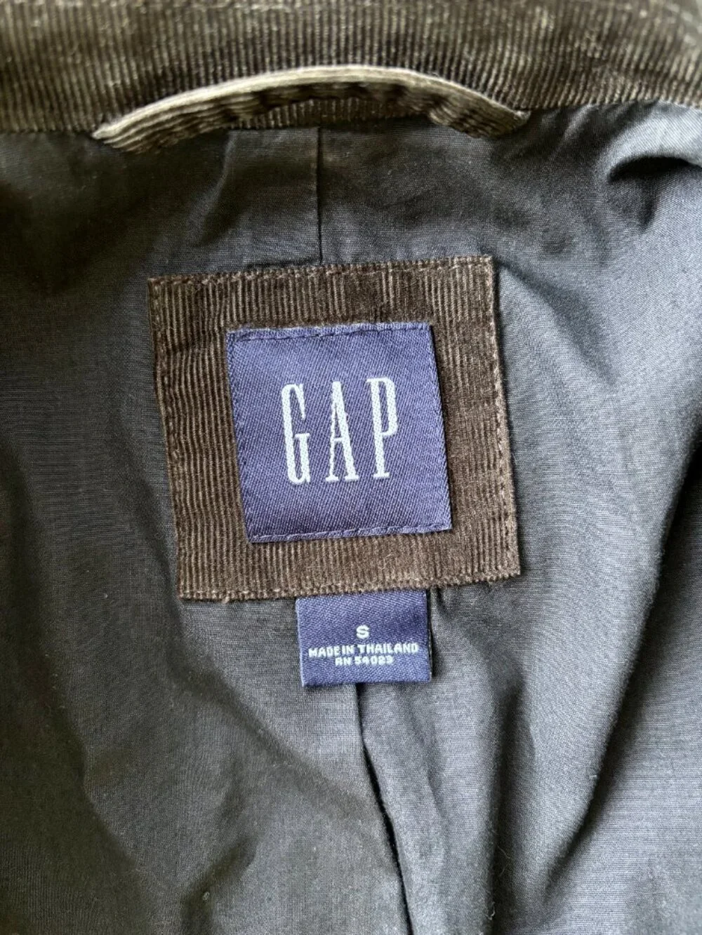 Gap Corduroy Sports Jacket Black w/ Blue Lining Thin Rail Cord. Size Small
